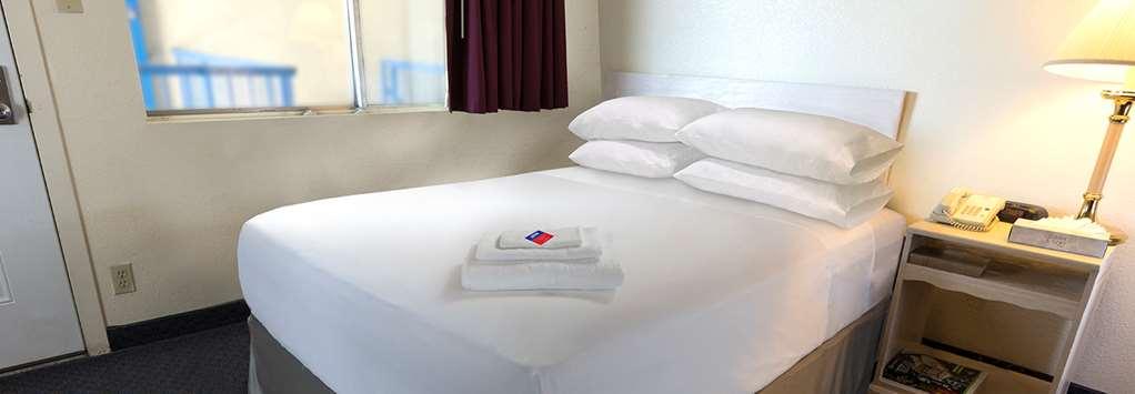Aerospace Inn Mojave Camera foto